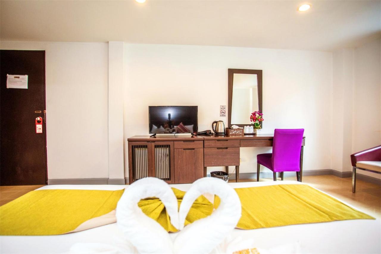 Sino House Patong Hotel Exterior foto