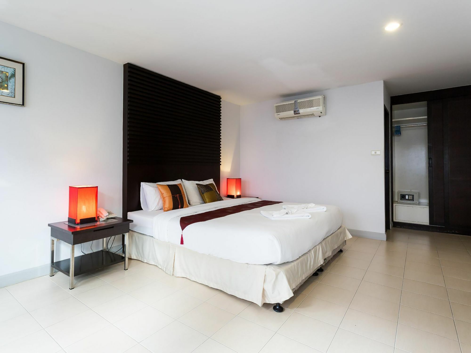 Sino House Patong Hotel Exterior foto
