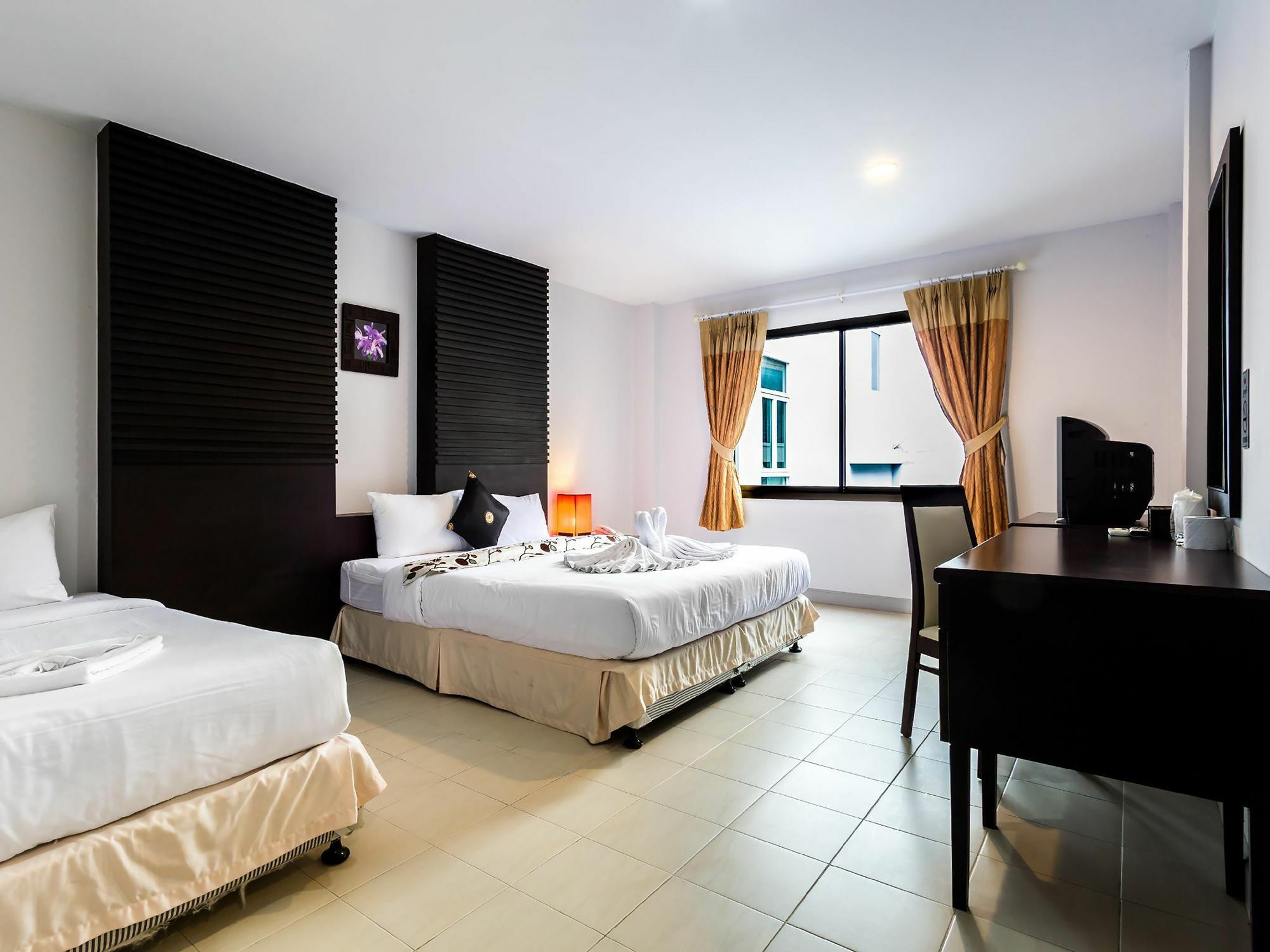 Sino House Patong Hotel Exterior foto